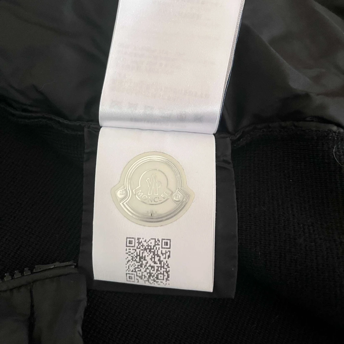 Svart quiltad jacka från Moncler - 4