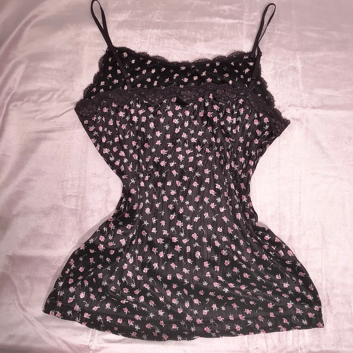 Blommig linne i bruna och rosa - 1