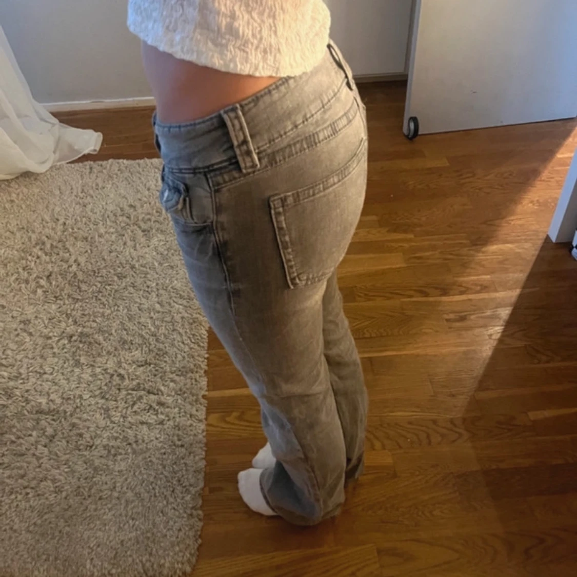 Grå jeans med bootcut - 1