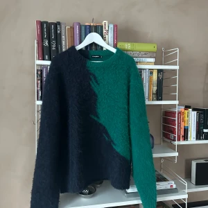 J.Lindeberg mohair knitwear - Tröja i alpacka ull från j lindberg. Säljer på grund av att den inte passar. Oanvänd! Nypris 3600kr