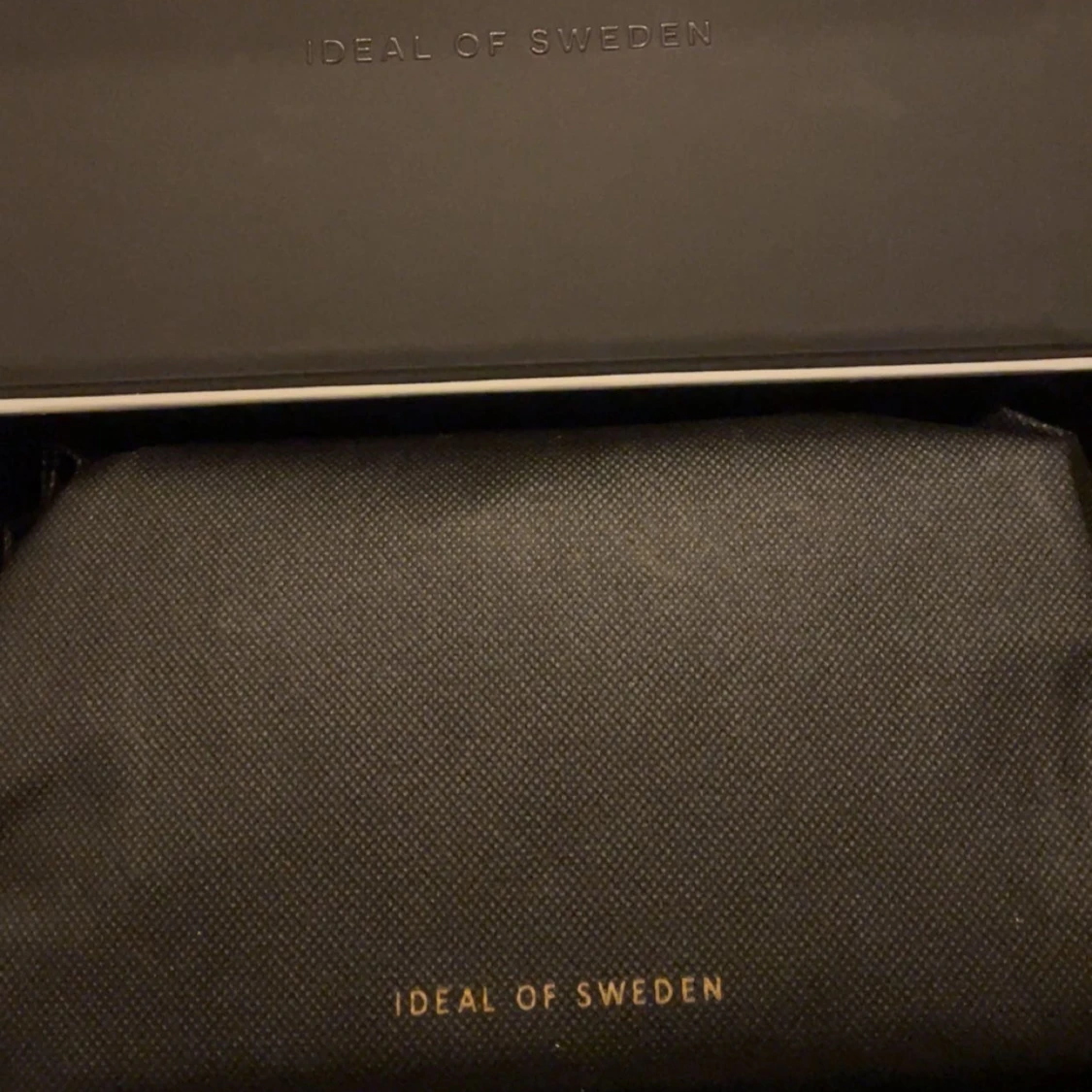 Svart axelväska från Ideal of Sweden - 3