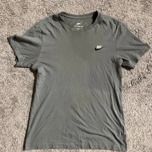 Nike t shirt  - Knappt använd