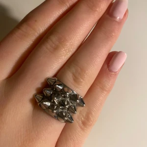 Edblad ring  - Jätte fin Edblad ring, köpte den för ett tag sen men är i ett bra skick, storlek m💕
