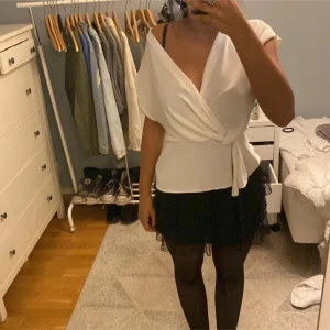 Zara topp - Super fin topp ifrån Zara i bra skick💗