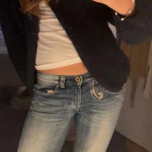 Diesel jeans - Snygga low bootcut jeans från Diesel🥰superbra skick o säljer för de är lite tajta på mig. Storlek W28 L32. Skriv gärna vid frågor eller mått💕💕