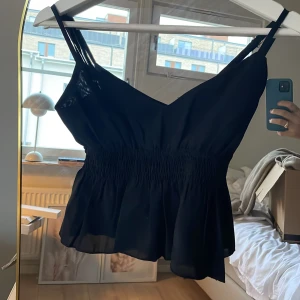 Svart blus - Svart linne blus, använd fåtalgånger❤️