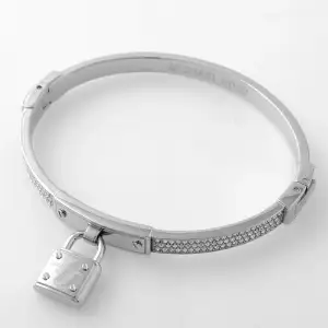 Silverfärgad Michael Kors Armband I nyskick. Med original box