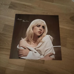 Billie Eilish plansch  - Billie Eilish Plansch! Måttet är 30x30 Från hennes album ”Happier than ever”