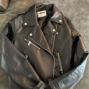 Skinnjacka  - Skinnjacka väldigt fin 