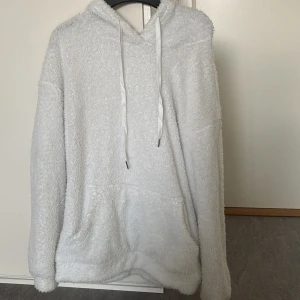 Mjuk skönt tröja - Helt rent knga skador mer information så är det bara att skriva