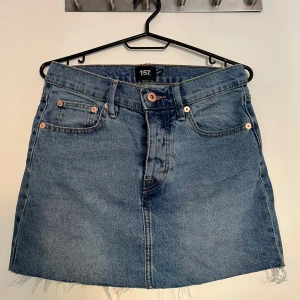 Jeans kjol  - Knappt använd, lager 157! 