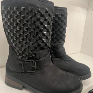 Boots -  Bra skick, storlek 36, (otvättade)