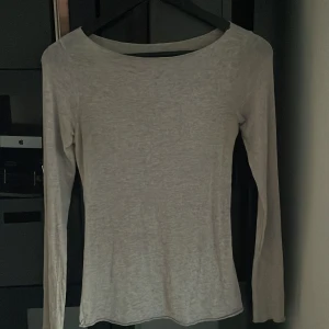 Intimissimi tröja - Tröjan är i bra skick och använd ungefär 2 gånger,köpt för 600 Säljer pågrund av att den inte kommer till användning. Pris kan diskuteras❤️