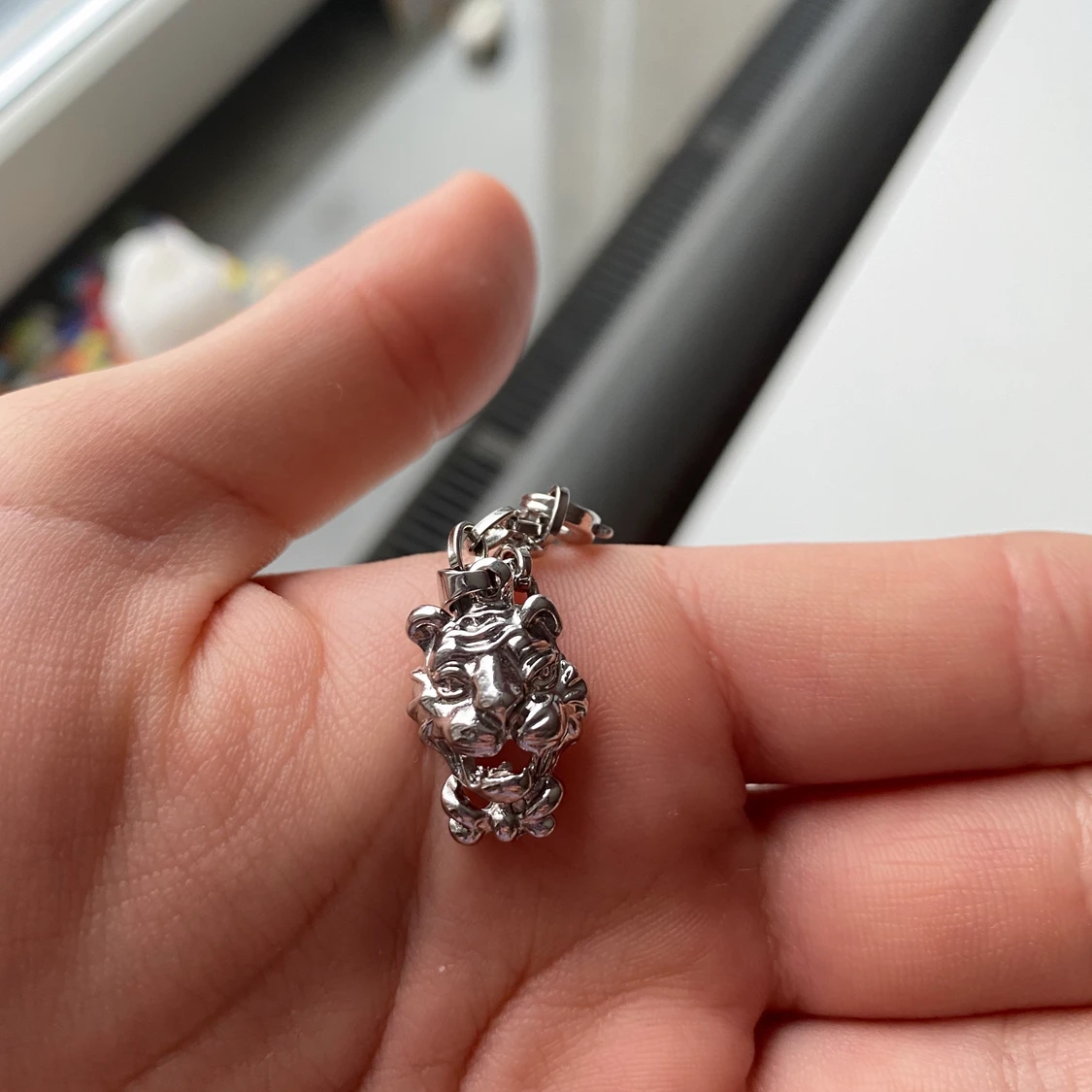 Armband med en tiger på  - 90