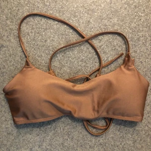 Superfin bikini - Säljer nu min fina bikini med knytning i ryggen! Så fin till sommaren