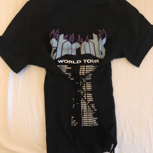 Korsett tischa från river island ✨ - Fint skick, använd ett fåtal gånger. 