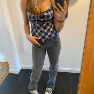 Rutig topp  - Säljer denna söta rutiga topp! Passar perfekt nu till sommarn 😍