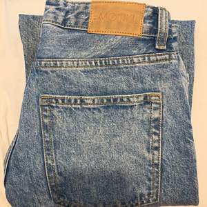 Säljer dessa monki jeans pga att de inte kommer till användning. Har tyvärr glömt bort vilken modell det är:( strl 25 i midjan. Nypris 400 kr, säljer för 100 kr + frakt✨ skickar såklart fler bilder vid intresse!💕