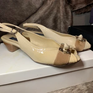 Sandaletter  - Sandaletter nypris 2499kr mitt pris 199kr 