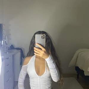 I am gia liknande tröja  - Säljer min tröja, då aldrig använd! (Iamgia inspirerad tröja). Alltså inte från i am gia. Kunden står för frakt! Flera är, intresserade därmed blir det budgivning! Säljer till högsta bud! 