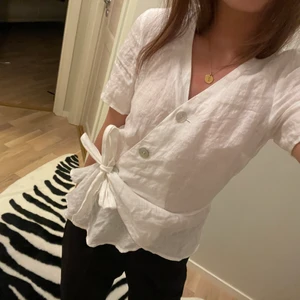 Blus - Jättefin omlott blus. Kommer inte till användning