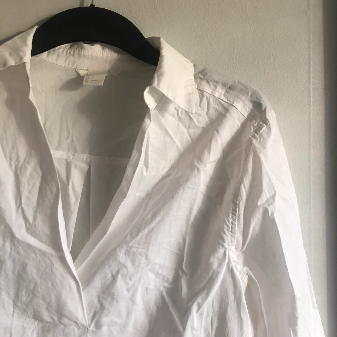 Blus från H&M med vida ärmar - 90
