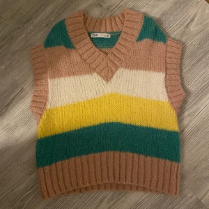 Väst från zara - Stickad väst