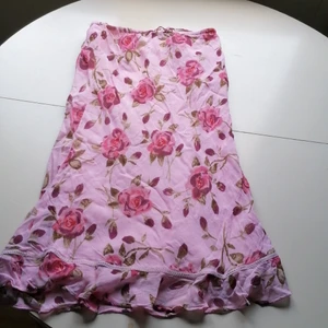 Kappahl  - Nu seljer jag min fina somriga kjol i från kappahl den är använd cirka 2 gånger den är luftig och skön på sommaren 