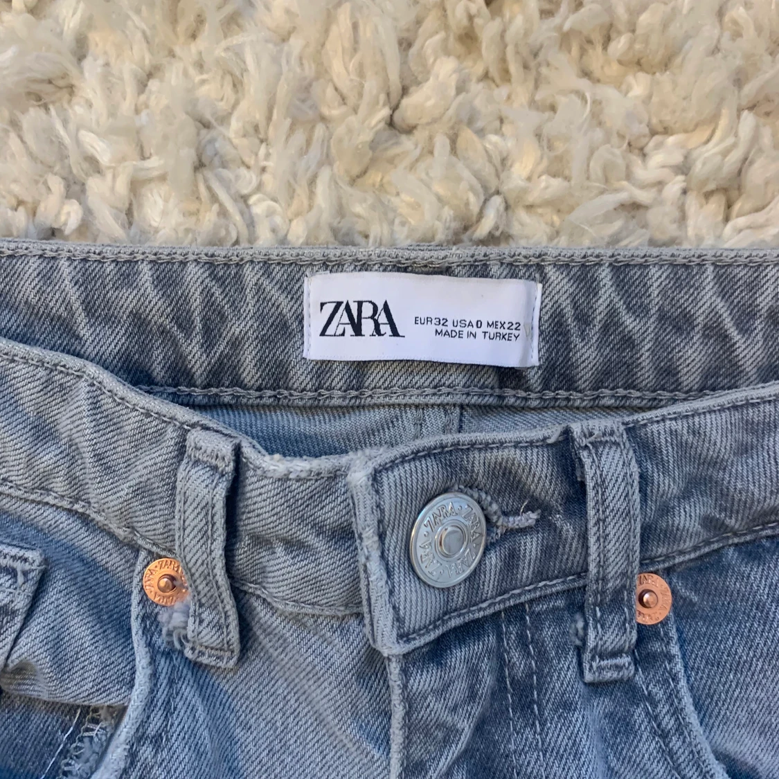 Gråa zara jeans 👖  - 91