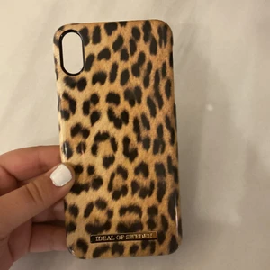 Ideal of sweden skal (iPhone xs Max) - Säljer nu mitt fina mobilskal (oanvänd) pågrund av att jag skaffa ny mobil, jag köpte den för 300kr men säljer för 200, priset kan diskuteras, jag har förpackning som skickas med.