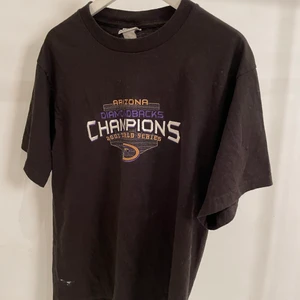 Vintage t-shirt - Vintage t-shirt köpt på govintage i strl M-L ord pris 399kr