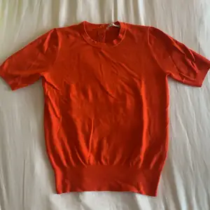 Snygg tröja i en jättecool orange färg❤️‍🔥