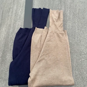 Polotröjor från Esprit - En för 80kr båda för 150kr. Den beiga är använd en gång och den marinblå är endast provad. Storlek M på båda