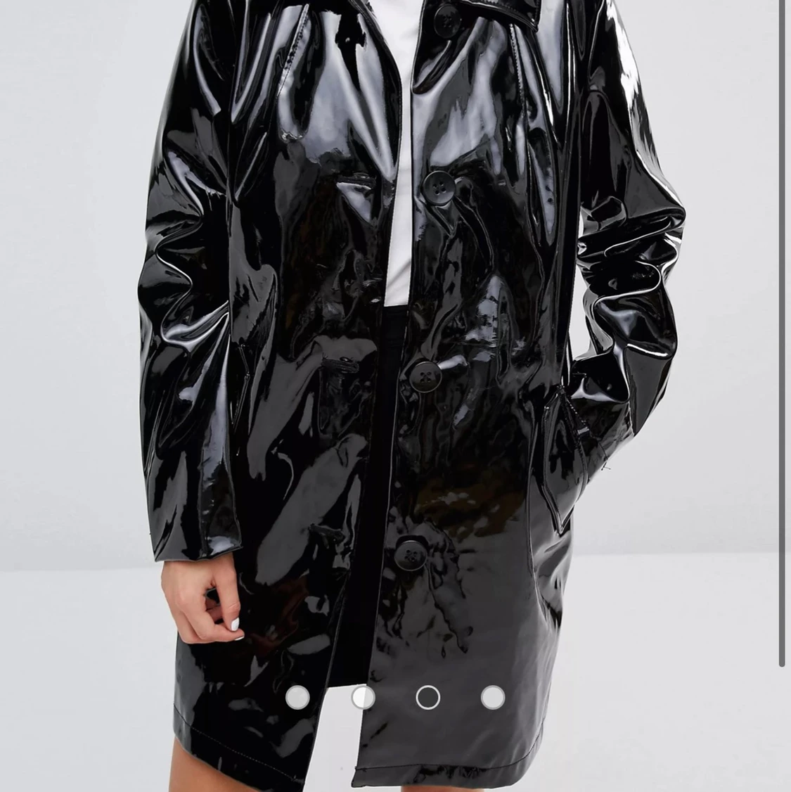 Regnjacka i ”latexaktigt” tyg - 90