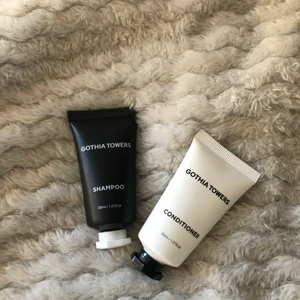 Schampoo & balsam - Schampo & balsam från ett hotell i Göteborg. Aldrig använda!