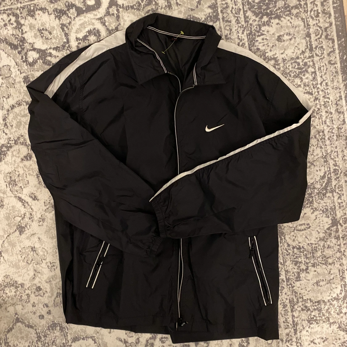 svart nike vindjacka - 91