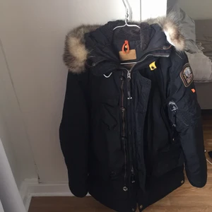 Parajumpers jacka  - Storlek s sitter som en m 7/10 skick