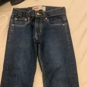 Levis jeans jag växt ur. Size 12 År. Bjuder på frakt!