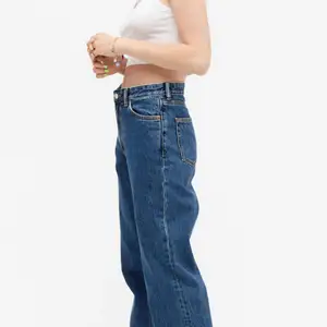 Säljer dessa jeans från Monki. Helt oanvända!! Nypris: 400kr. Mitt pris:200kr 