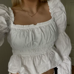 H&M - Topp från h&m i bra skick. Frakt tillkommer