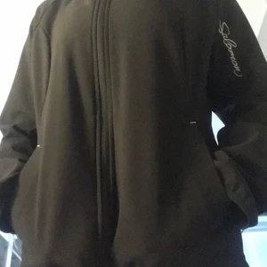 Salomon jacka strlk M - Superskön softshell, perfekt vårjacka.