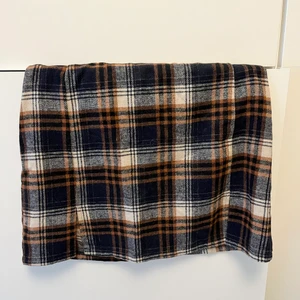 Flanell kjol - Storlek M men skulle säga att det mer är en S. Frakt på 20kr tillkommer