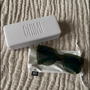 Chimi glasögon  - Säljer mina i princip nya chimi glasögon! Använda några få gånger, inga repor eller andra defekter! Nypris 1100kr  Modellen: 008 säljes för 550 * frakt  