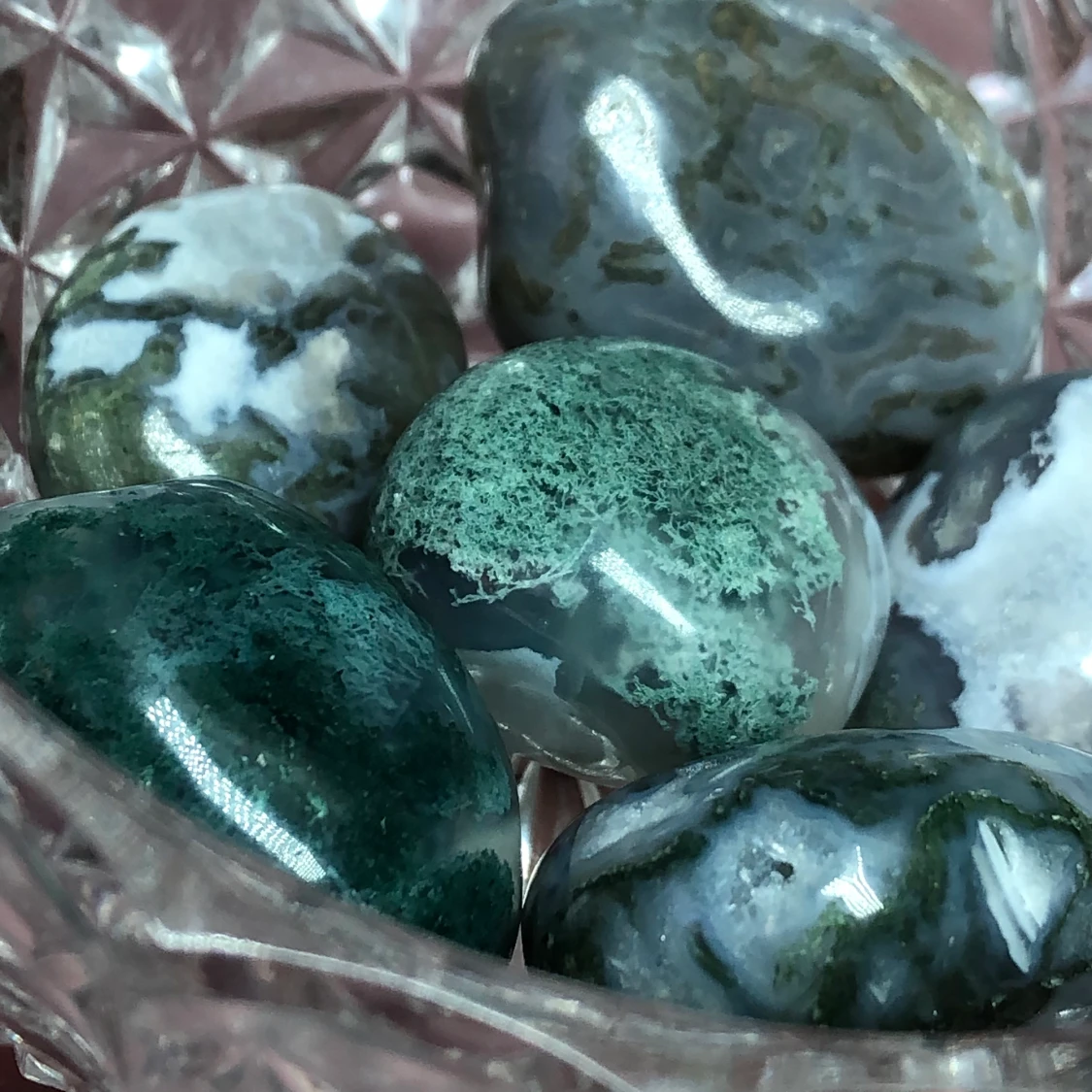 Trumlade kristaller stenar