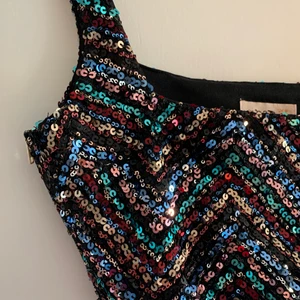 Festtopp - Superfin topp från ASOS i storlek 36 ❤️‍🔥 Använd endast 1 gång 