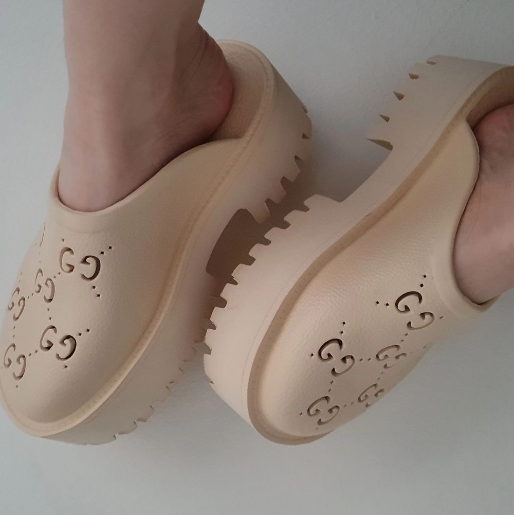 Gucci loafer skor sandaler crocs 35/36 | Plick Second Hand