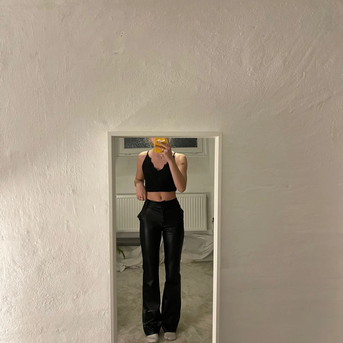 Svart crop top  - 90