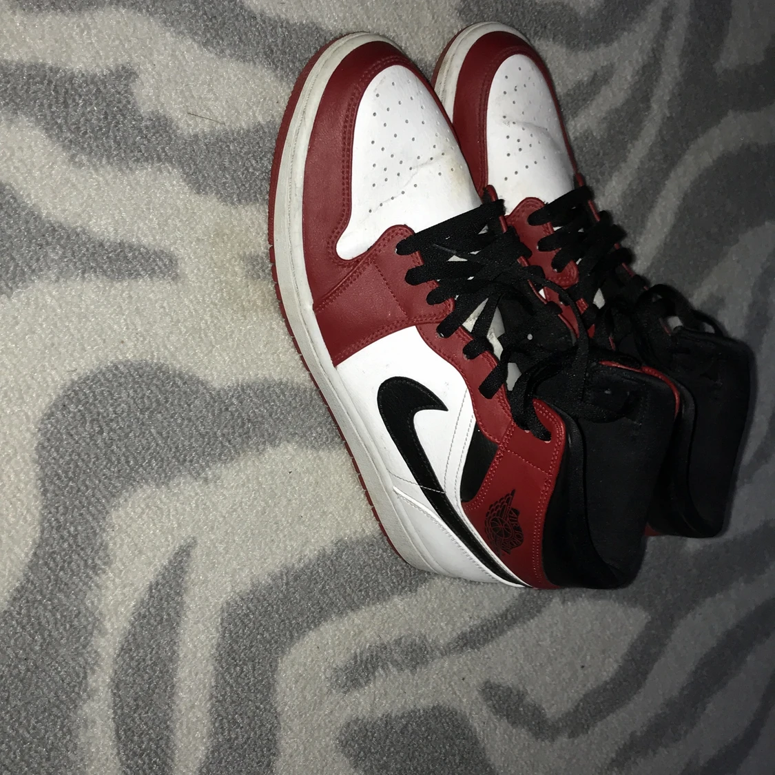 Jordan 1 mid chicagos - 90