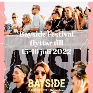 Bayside biljett 15-16 Juli 2022 - Säljer nu min tvådagars biljett till Bayside festival i centrala Helsingborg 15-16 Juli. Anledningen är att jag inte hann göra återköp när den tidigare ställts in av corona. Nypris var 2210 säljer för 1800✨  Bara att skriva om du har några frågor!! I biljetten ingår även ”Easy Pass”.  