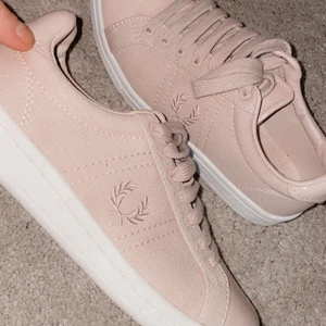 Fred Perry skor - Hel nya Fred Perry skor, endast testadei inomhus, storlek 36